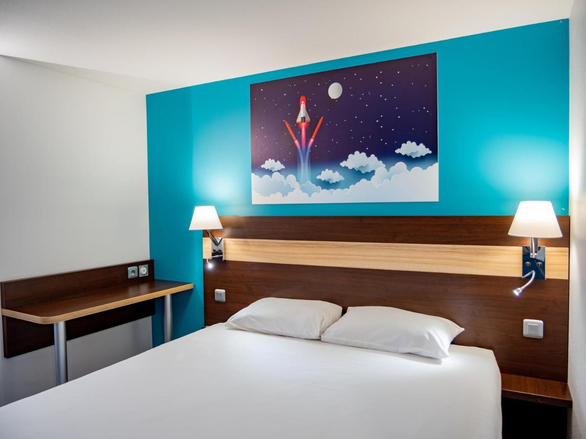 לס מוראוקס Contact Hotel Restaurant La Chaumiere Entre Orgeval Et Flins A13 Sortie 8 מראה חיצוני תמונה