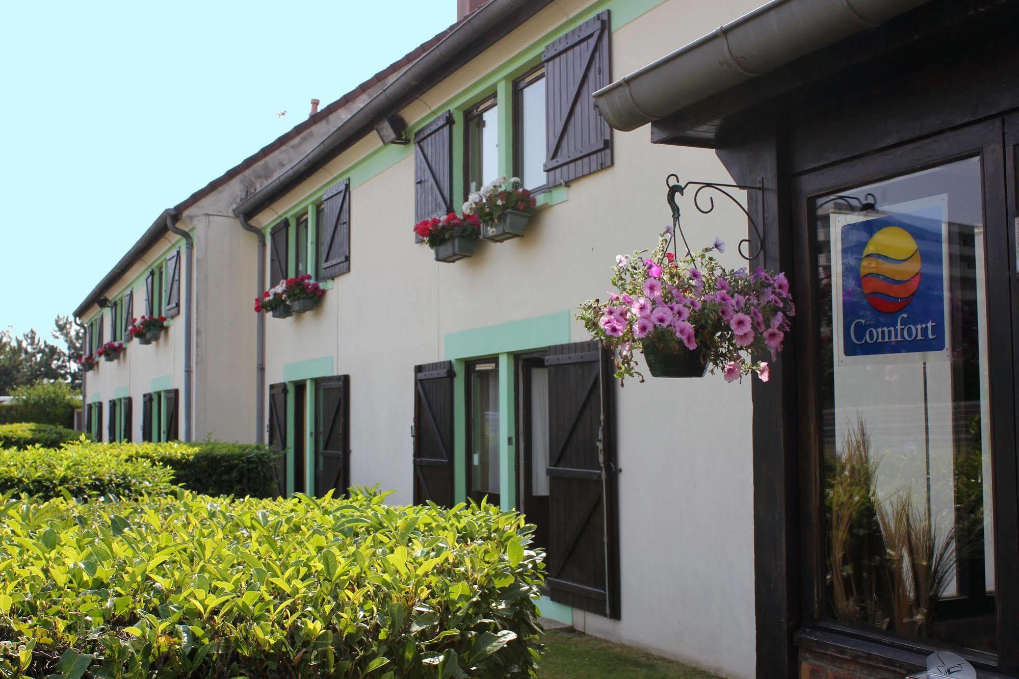 לס מוראוקס Contact Hotel Restaurant La Chaumiere Entre Orgeval Et Flins A13 Sortie 8 מראה חיצוני תמונה